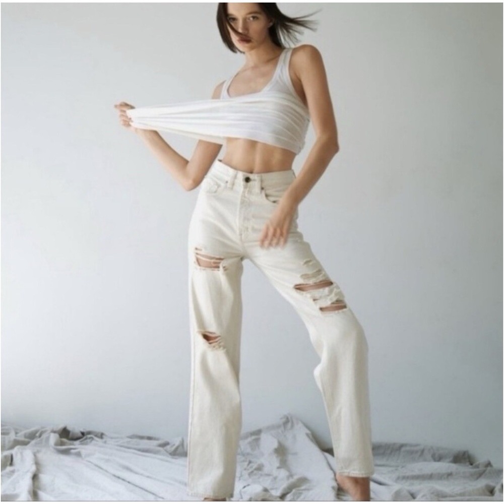 BDG Urban Outfitters High Rise Baggy Distressed‎ Jeans In Ecru Size 29